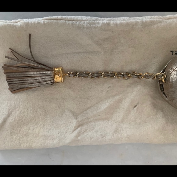 Auth Chanel Vintage Gold Leather Evening Clutch - Picture 15 of 16